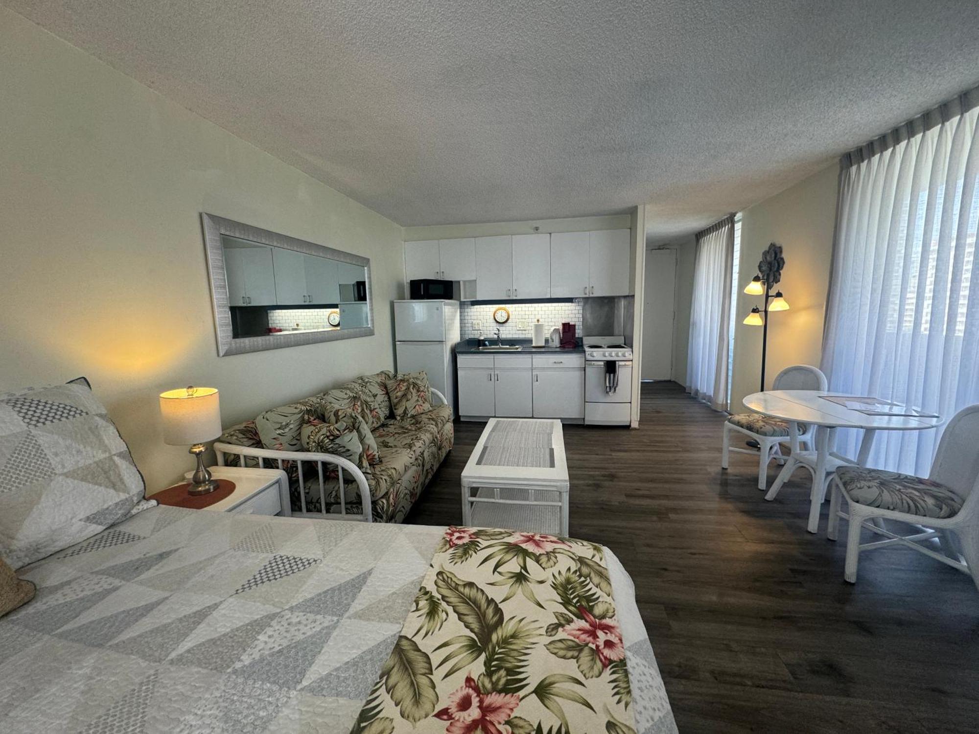 Tropical Studios at Marine Surf Waikiki FREE PARKING Swimming pool Waikiki Beach 3min Honolulu Zewnętrze zdjęcie