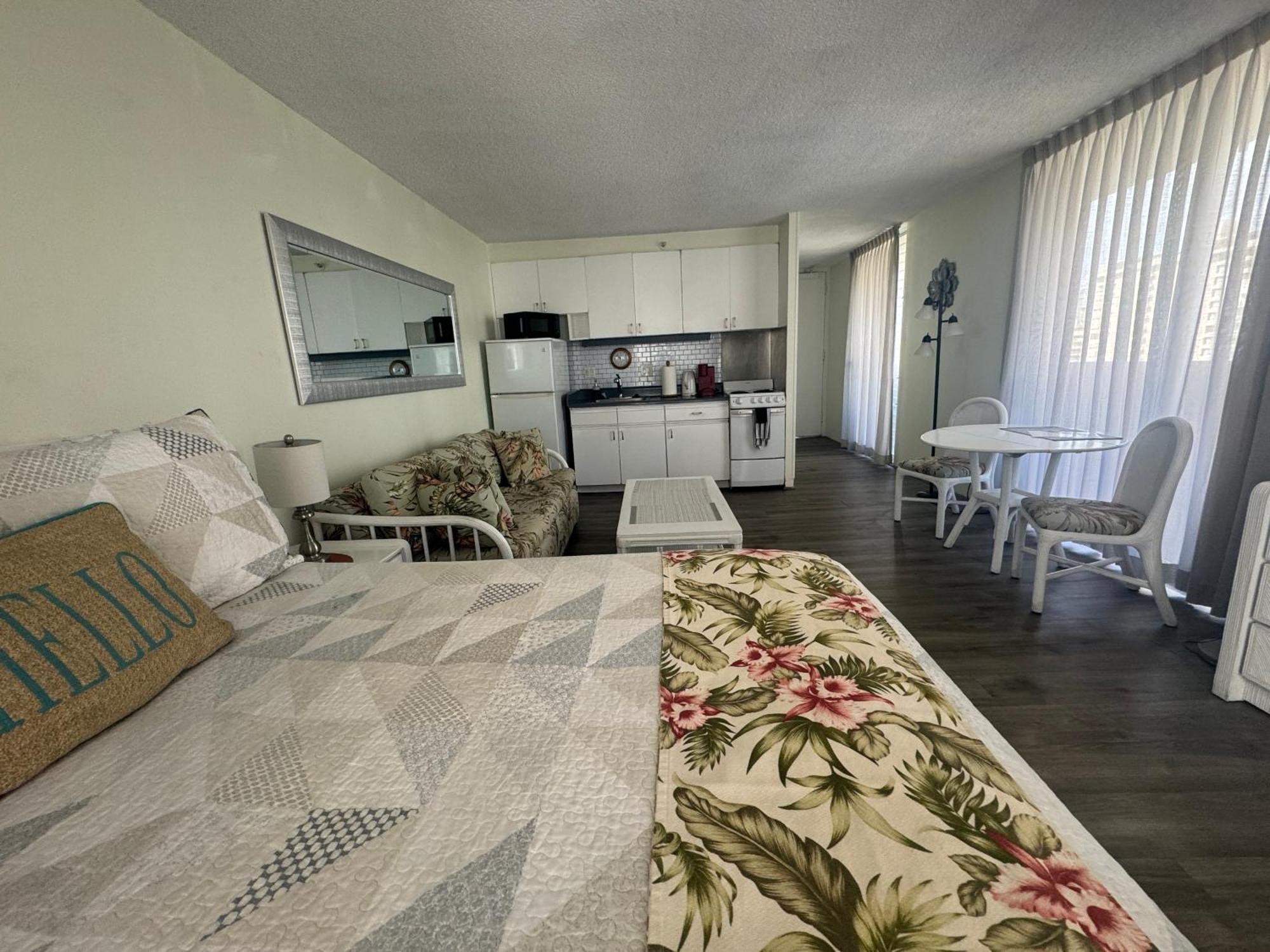 Tropical Studios at Marine Surf Waikiki FREE PARKING Swimming pool Waikiki Beach 3min Honolulu Zewnętrze zdjęcie
